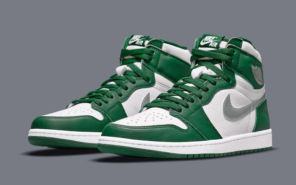 Official Photos of the AIR JORDAN 1 RETRO HIGH OG “GORGE GREEN”