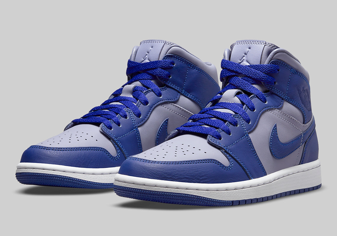 Air Jordan 1 Mid Appears in Georgetown-Themed Colorway