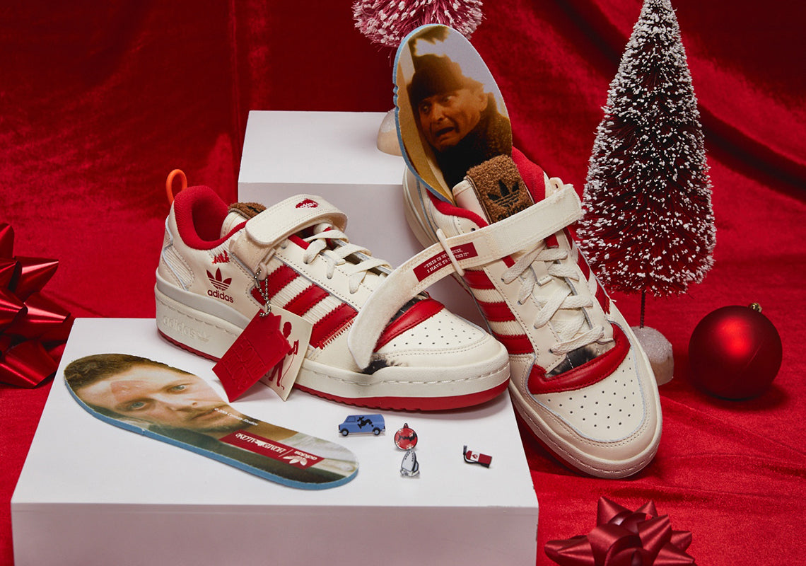 Adidas kết hợp “HOME ALONE" cho ra một phiên bản giày kinh điển cho giáng sinh năm nay