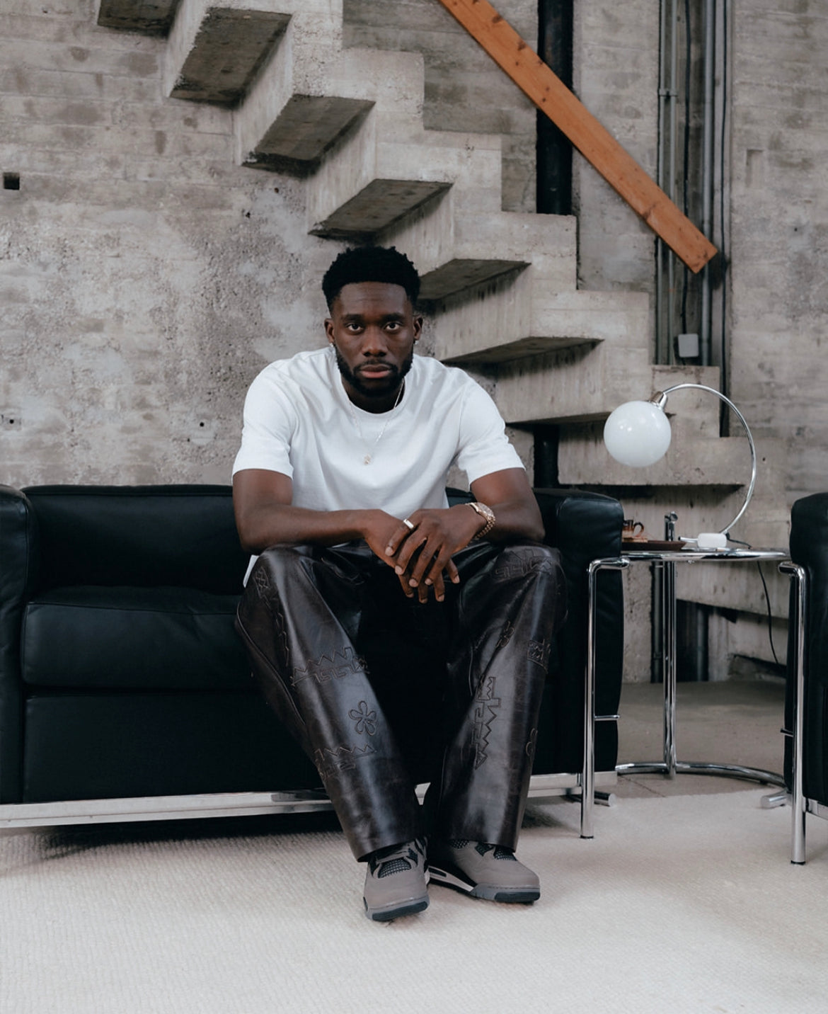 AIR JORDAN 4 “CAVE STONE” RA MẮT VỚI CHIẾN DỊCH CÙNG ALPHONSO DAVIES