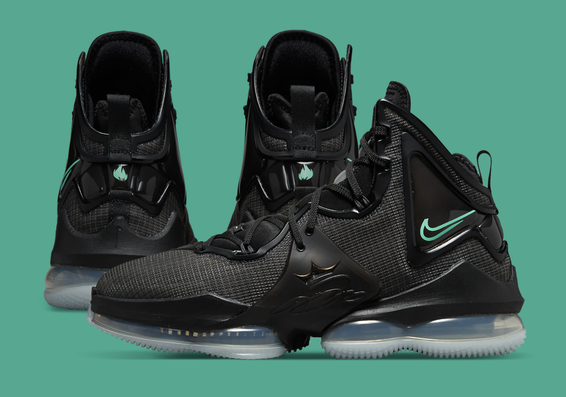 Revealing King James' latest Nike LeBron 19 version