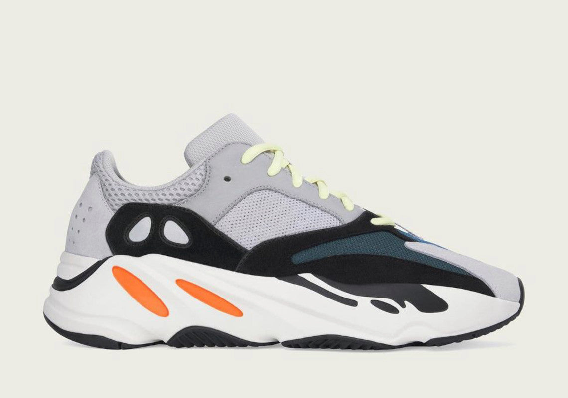 adidas Yeezy Boost 700 “Wave Runner” Restocks vào tháng 8 năm nay.