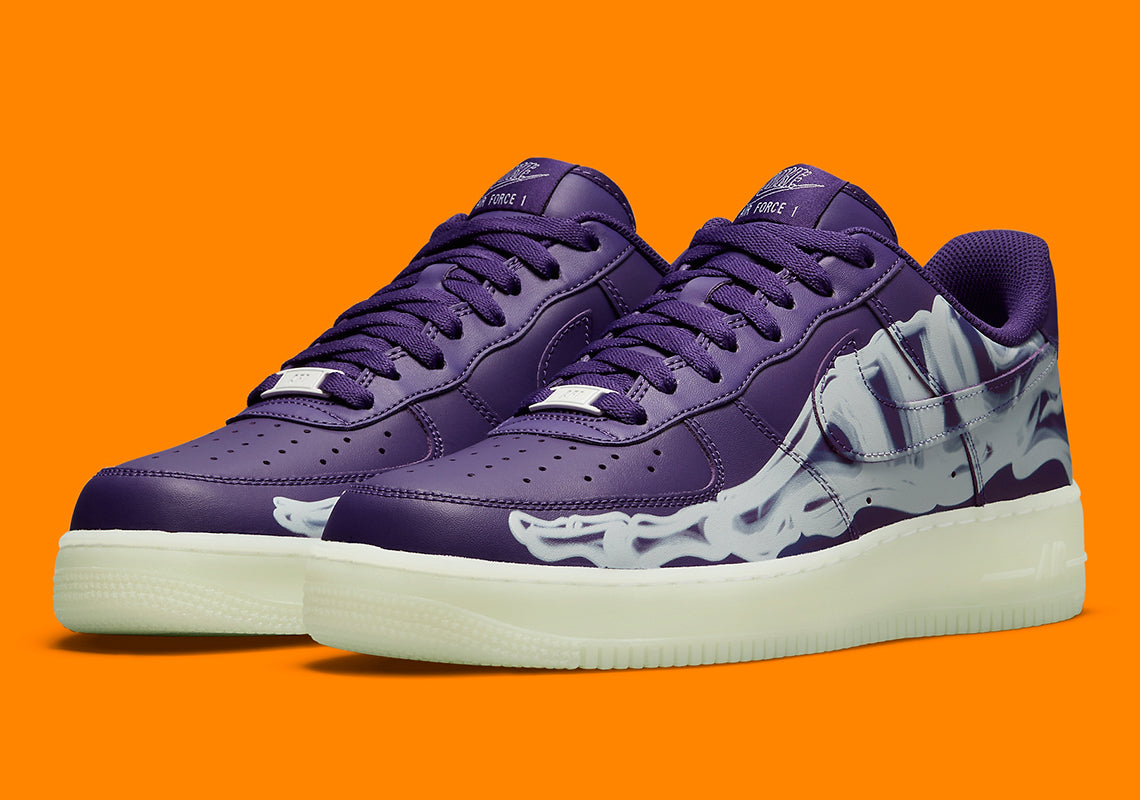 Đón Halloween cùng Nike Air Force 1 Low "skeleton" màu tím.