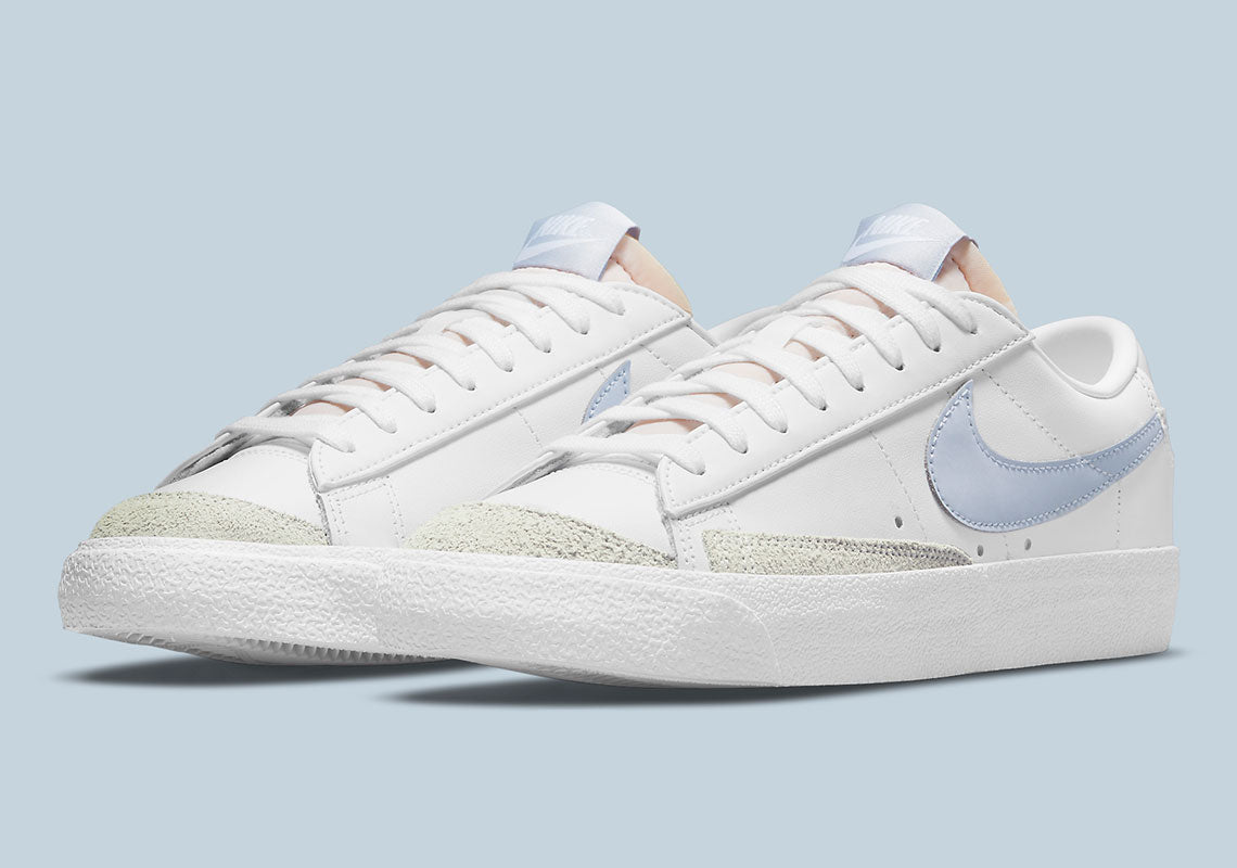 The Nike Blazer Low '77 returns in a “Ghost” colorway with a pleasant blue tone.