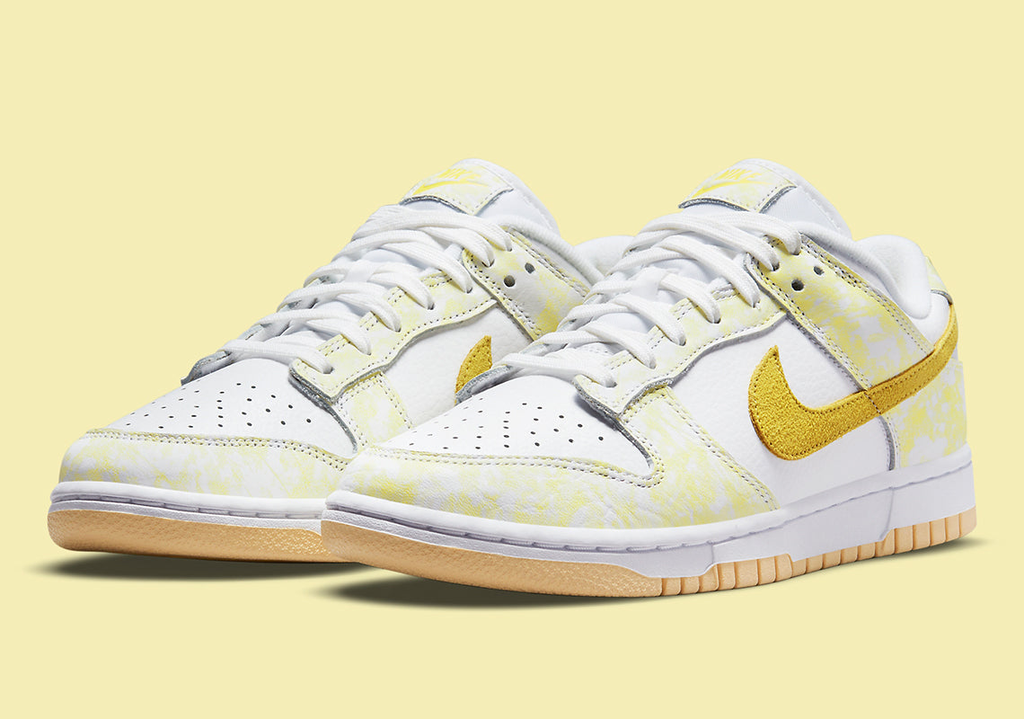 Sweet with the "Yellow Strike" colorway on the Dunk Low