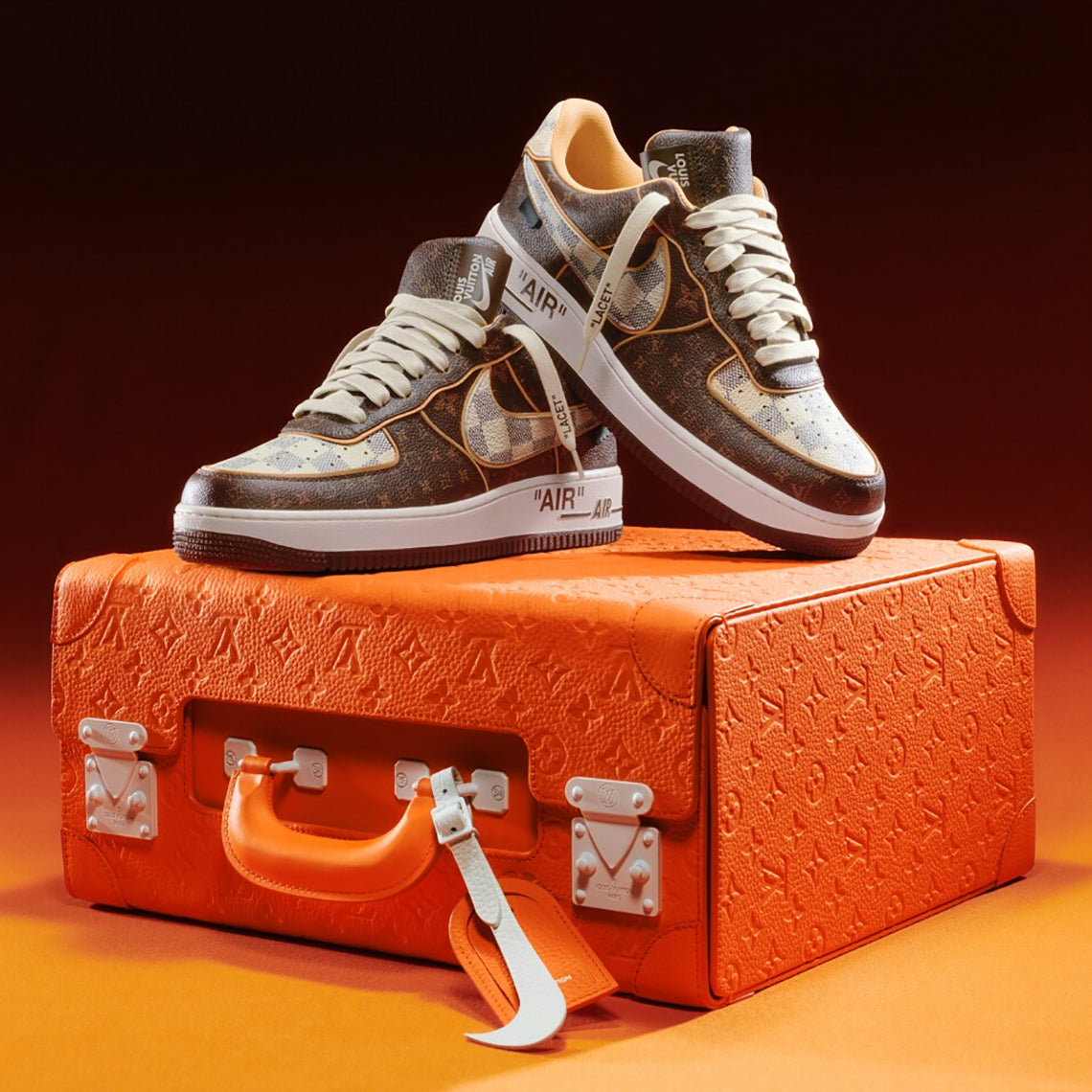 Những hình ảnh chính thức cho: Nike x Louis Vuitton Air Force 1 & Pilot Case