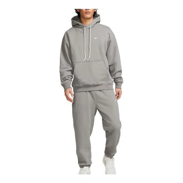 NIKE AS M NK SOLO SWSH FT PANT FLAT PEWTER/WHITE