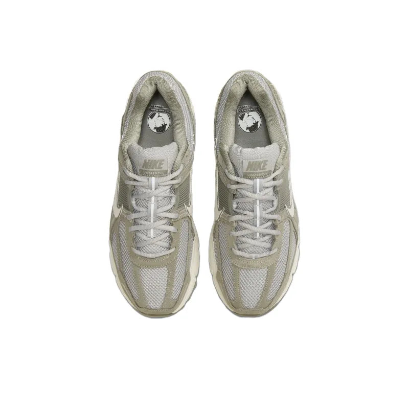 Nike Zoom Vomero 5 - Dark Stucco