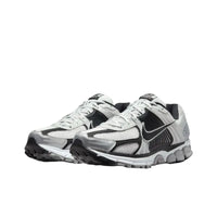 Nike Zoom Vomero 5 - Metallic Silver Black