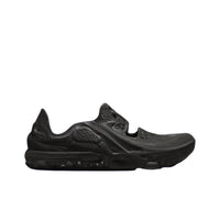 Nike ISPA Universal - Black