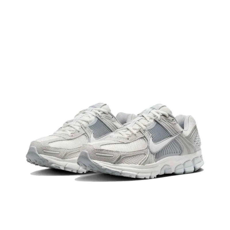 Nike Zoom Vomero 5 - Pure Platinum Platinum Tint Wolf Grey Summit White (Women's)