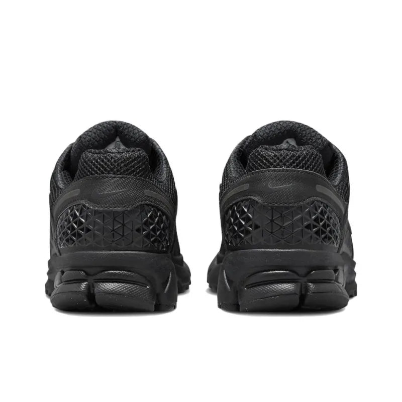 Nike Zoom Vomero 5 - Triple Black