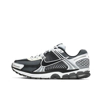 Nike Zoom Vomero 5 SE SP - Dark Grey Black White