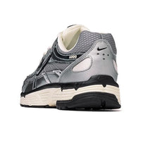 Nike P 6000 - Metallic Silver