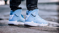 Jordan 7 Retro - Pantone