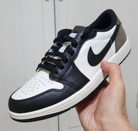 Jordan 1 Retro Low OG - Mocha