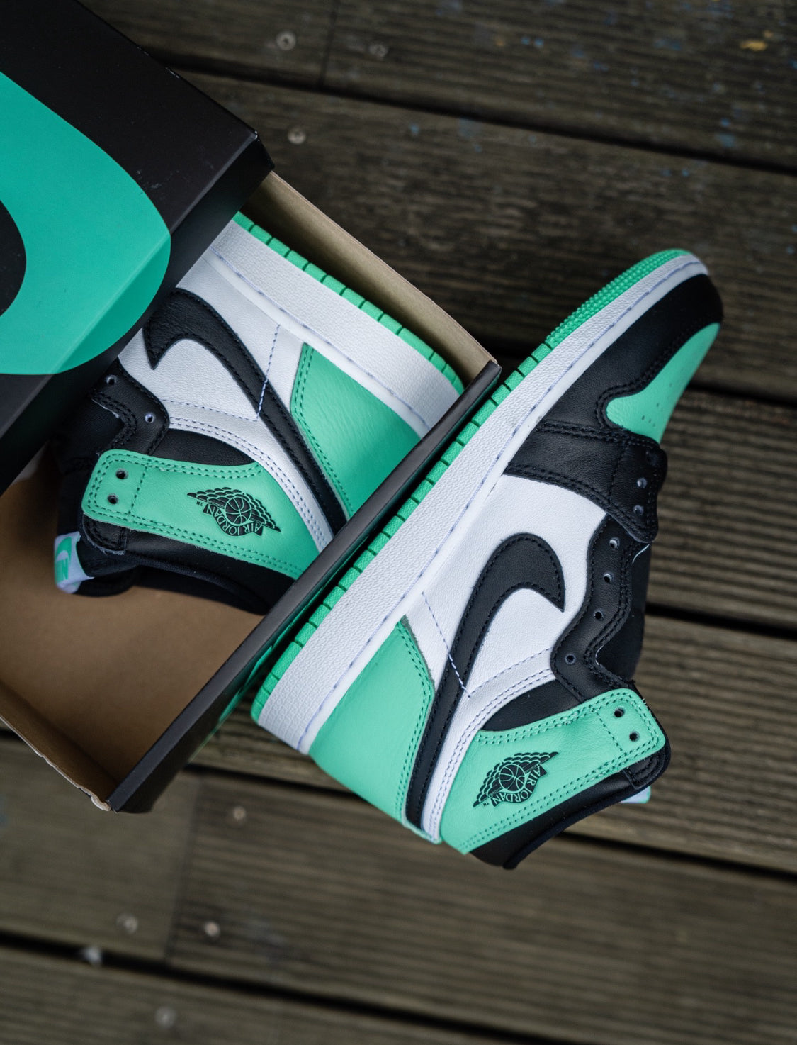 Jordan 1 Retro High OG - Green Glow (GS)