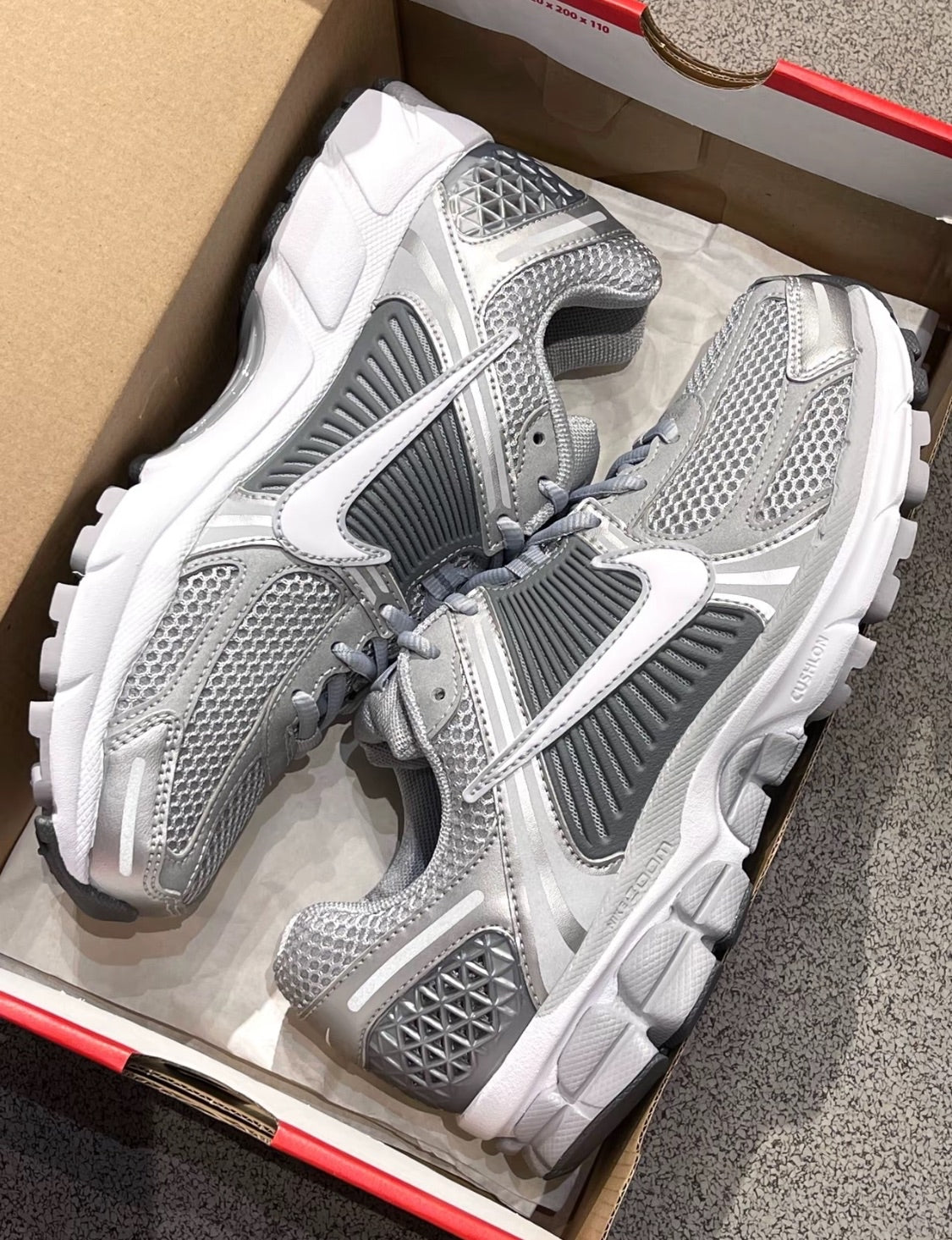Nike Zoom Vomero 5 - Cool Grey