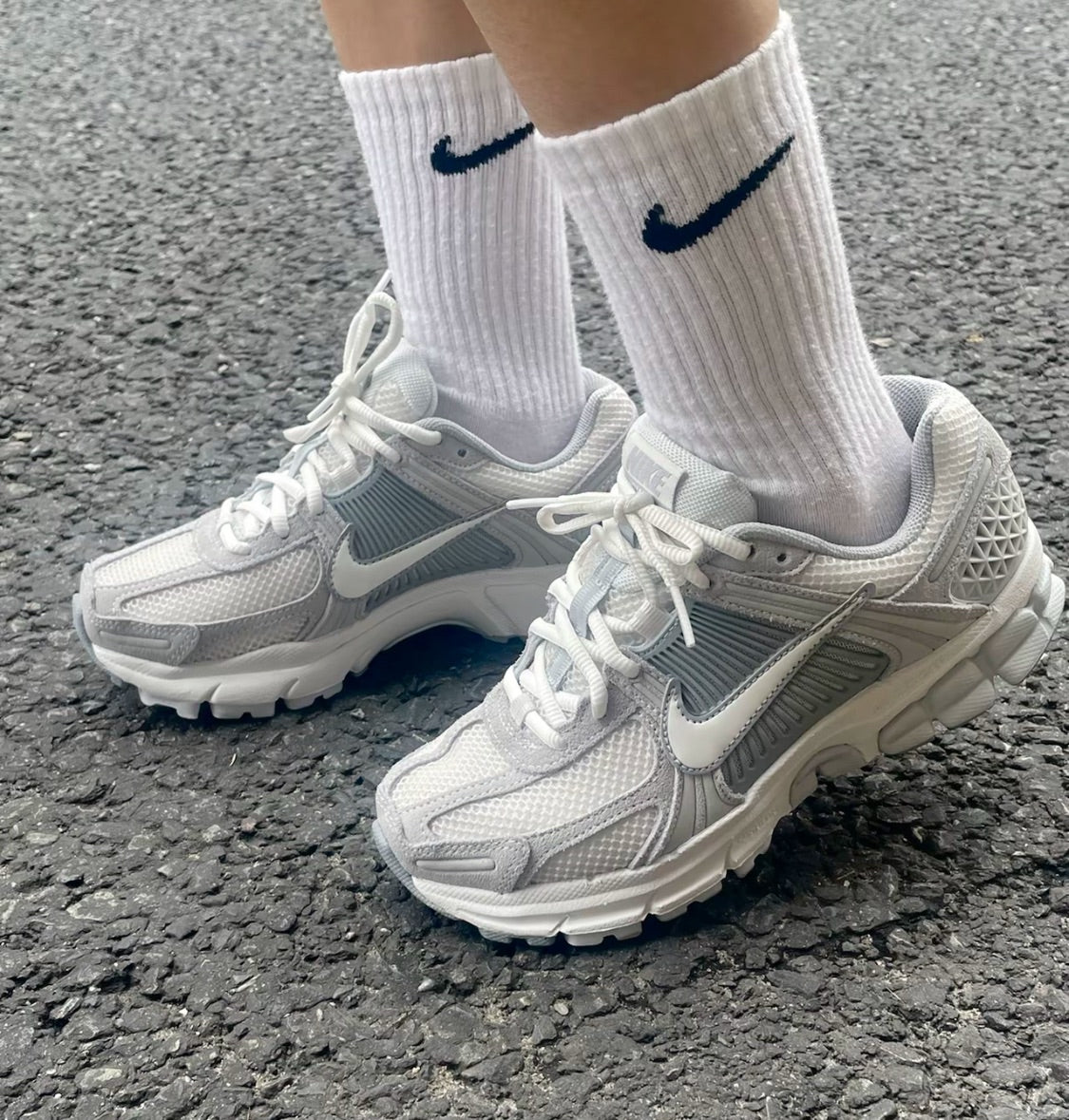 Nike Zoom Vomero 5 - Pure Platinum Platinum Tint Wolf Grey Summit White (Women's)