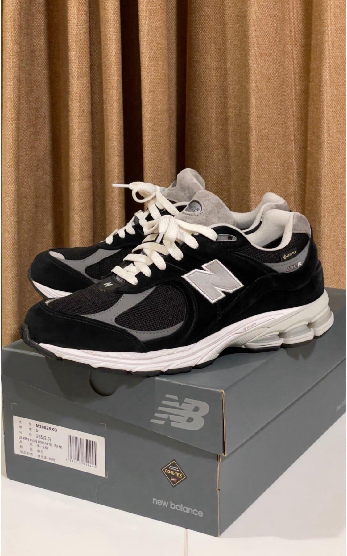 New Balance 2002R - Gore Tex Black Castlerock
