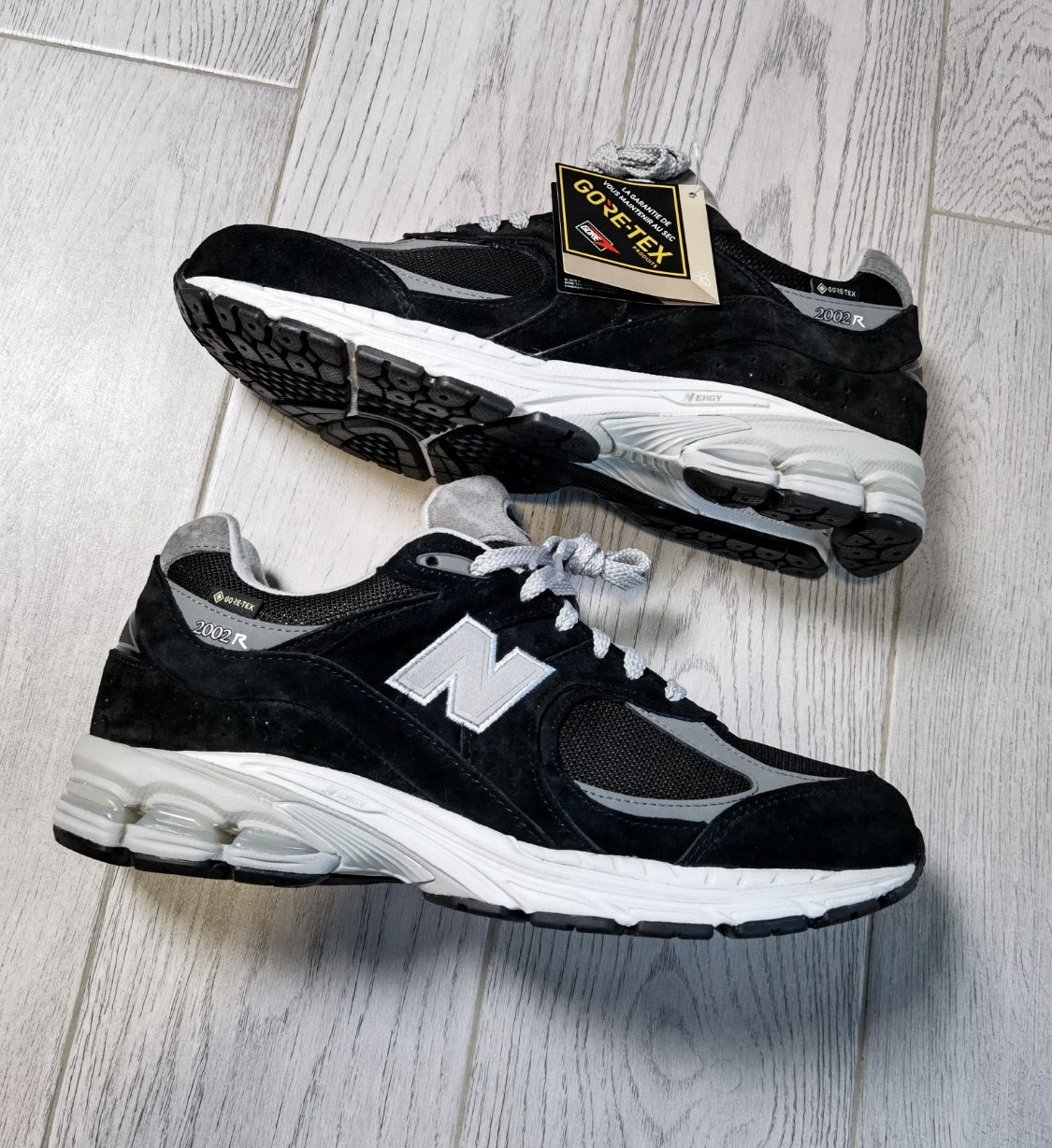 New Balance 2002R - Gore Tex Black Castlerock