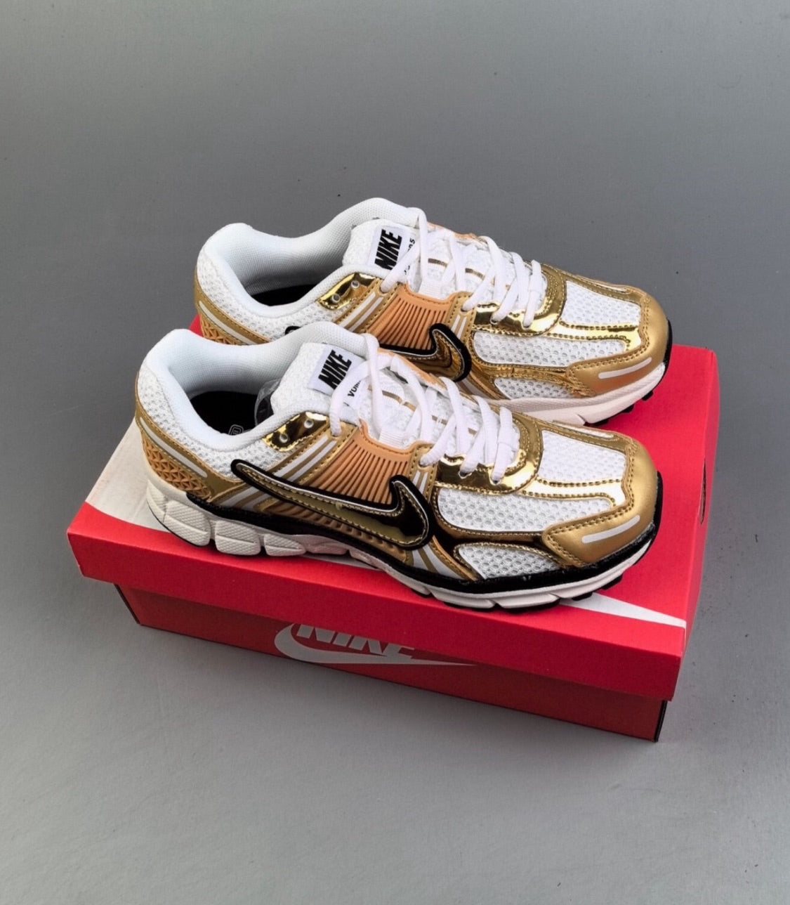 Nike Zoom Vomero 5 - Metallic Gold (Women's)