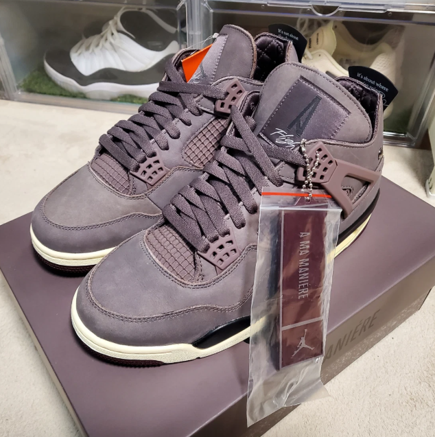 Jordan 4 Retro SP - A Ma Maniére Violet Ore