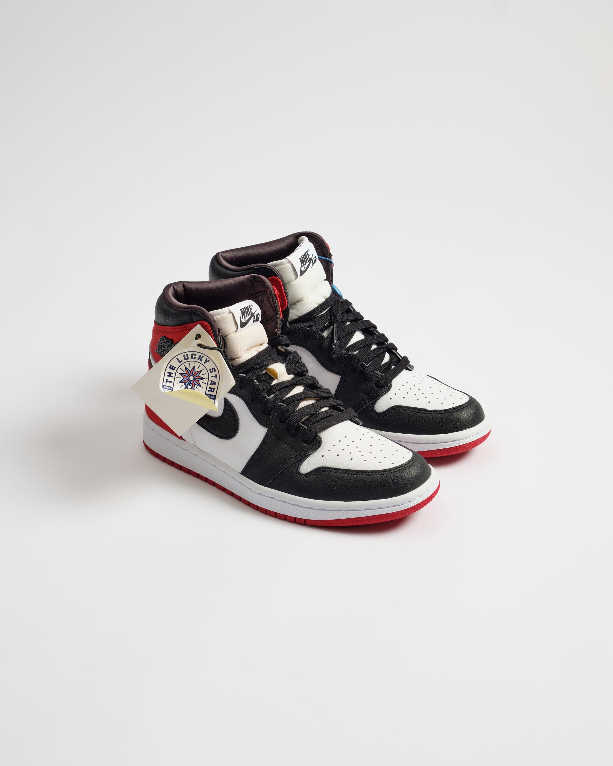 Jordan 1 Retro High-Satin Black Toe (W)