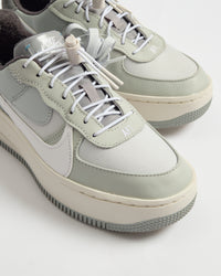 Nike Women's Air Force 1 PLT.AF.ORM LV8-GREY WHITE