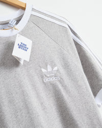 ADICOLOR CLASSICS 3 STRIPES TEE-GREY