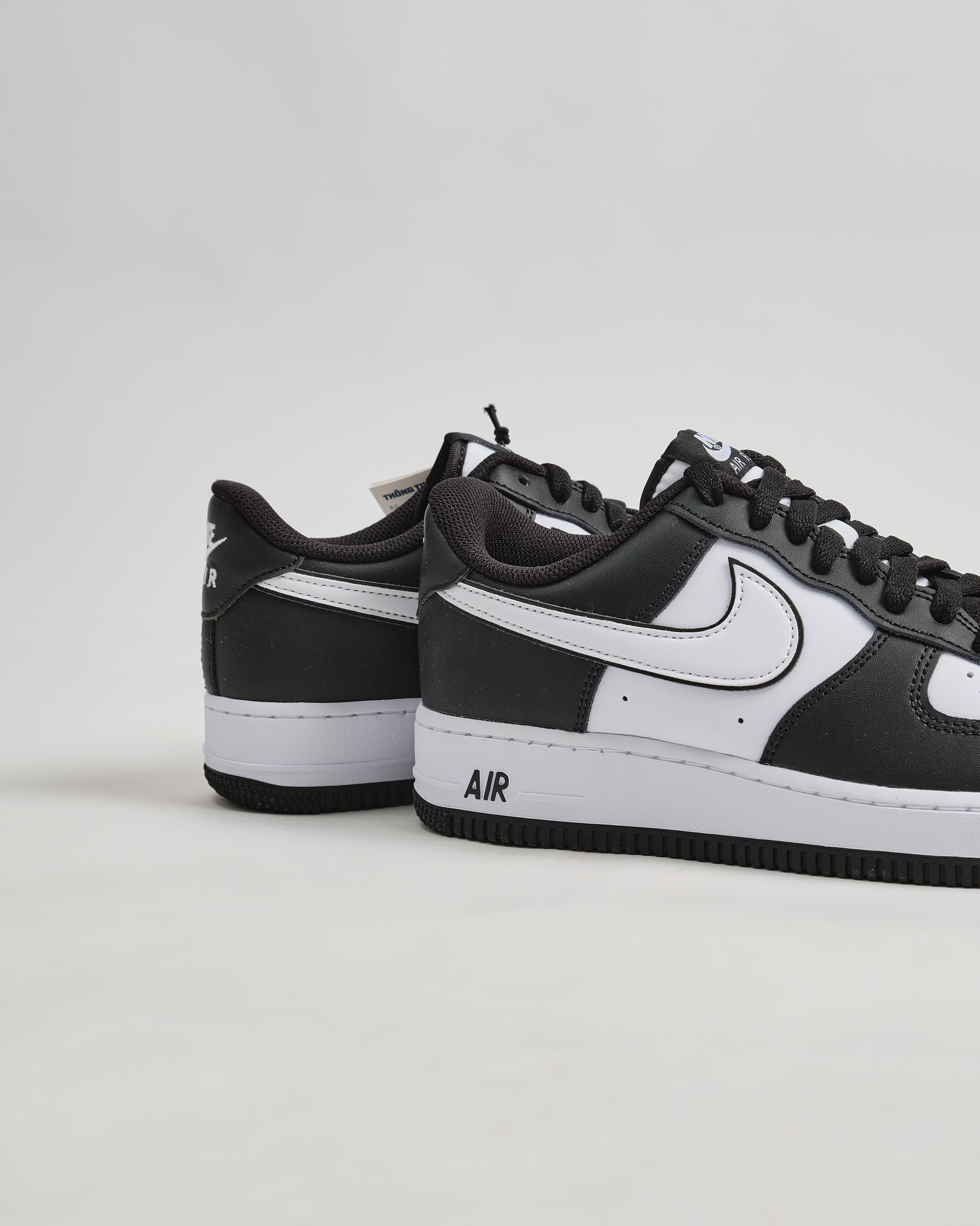 Nike Air Force 1 '07 Low-White Swoosh Panda