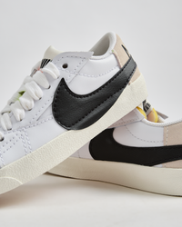 Nike Blazer Low 77 Jumbo-White Black Sail (W)