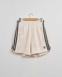 ADICOLOR CLASSICS WAFFLE SHORTS-Wonder White