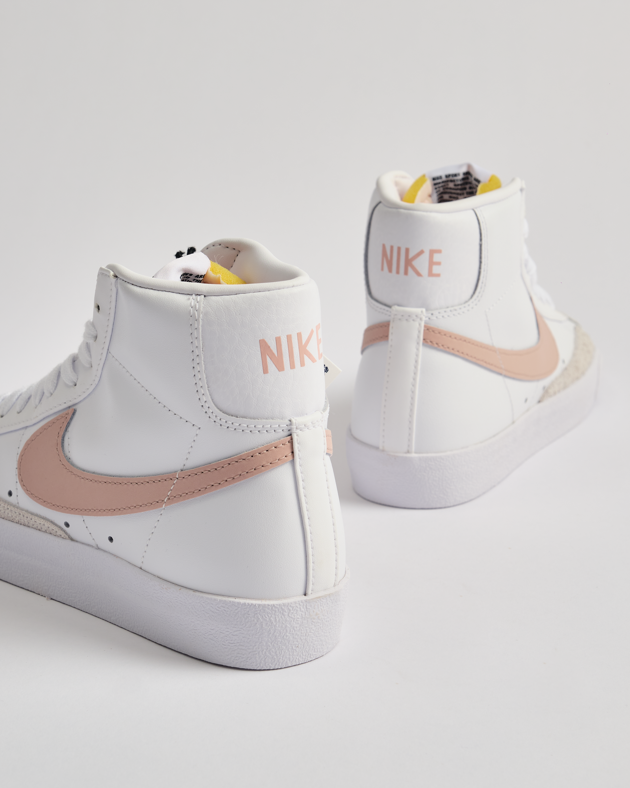 Nike Blazer Mid 77 Vintage-Summit White Pink (W)