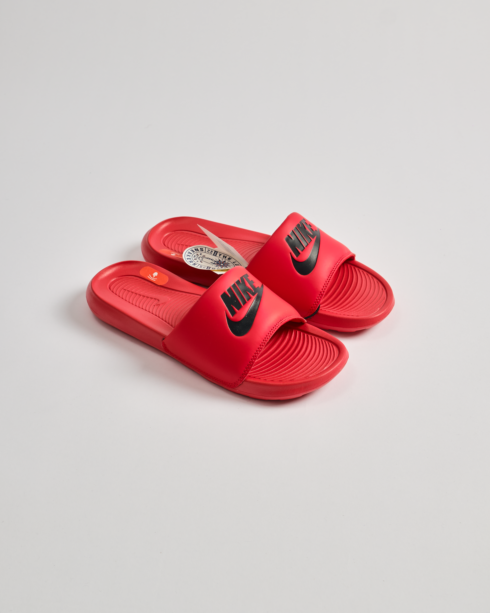 NIKE VICTORI ONE SLIDE MEN-UNIVERSITY RED