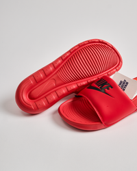 NIKE VICTORI ONE SLIDE MEN-UNIVERSITY RED