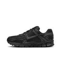 Nike Zoom Vomero 5 - Triple Black