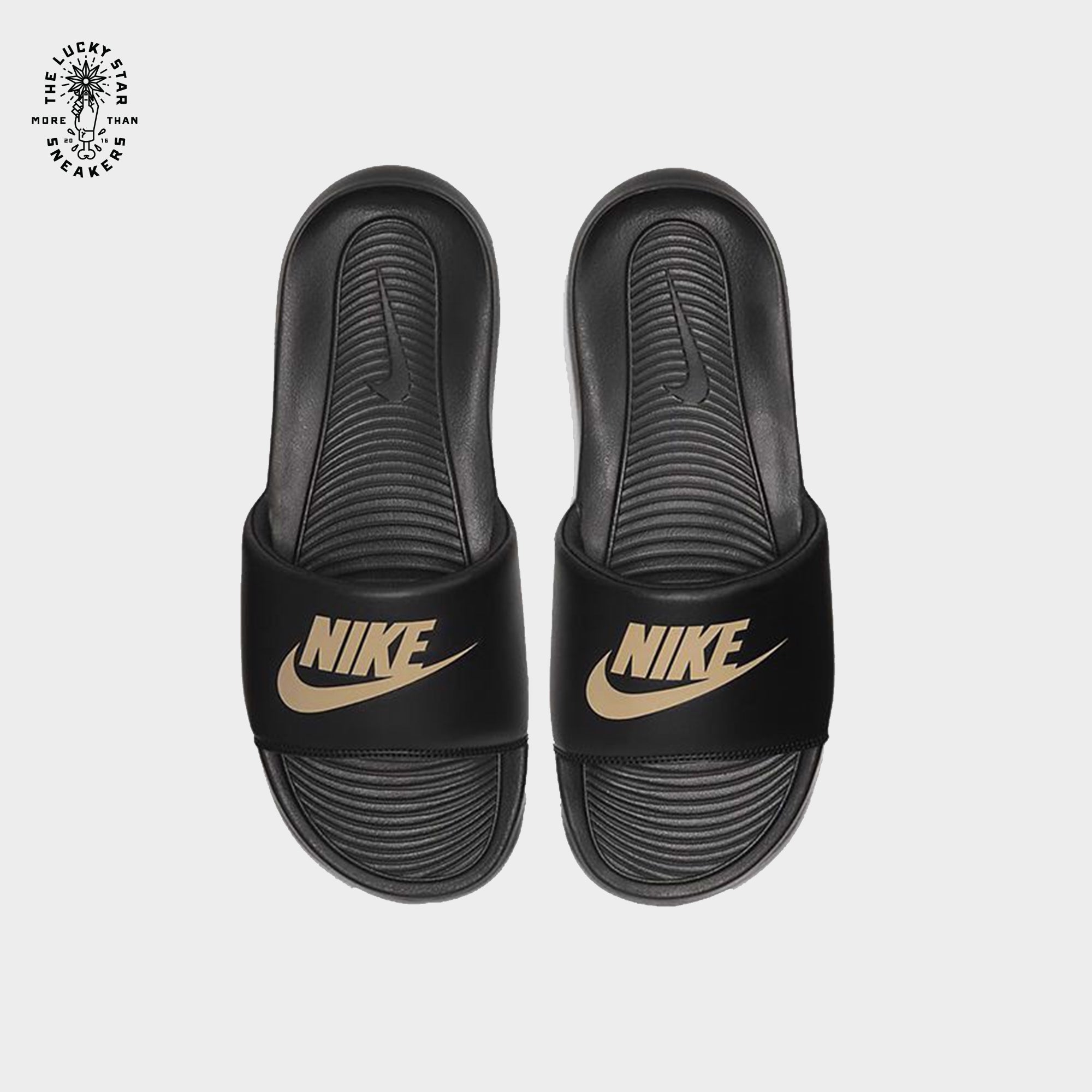 NIKE VICTORI ONE SLIDE